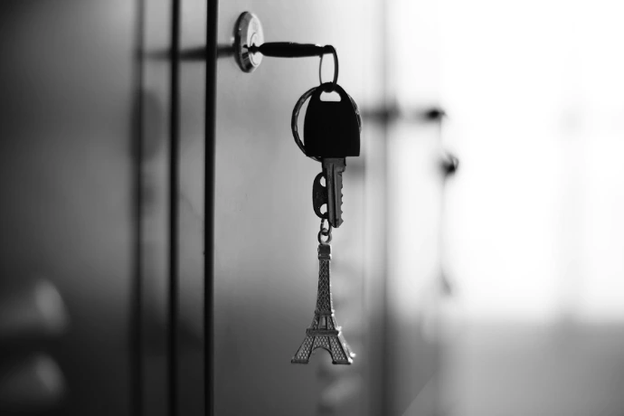 Eiffel Tower pendant hanging on key